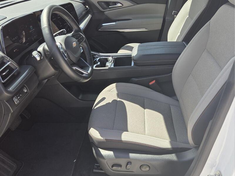 Used 2026 Summit White CHEVROLET FWD 4DR LT W/1LT image 10