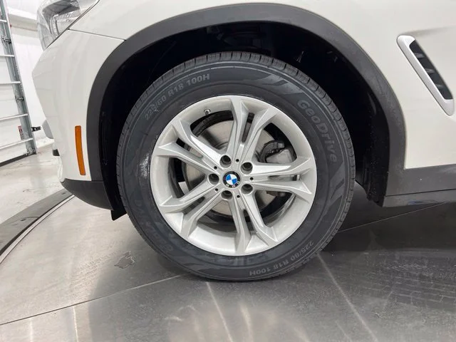 Used 2018 White BMW xDrive30i image 23