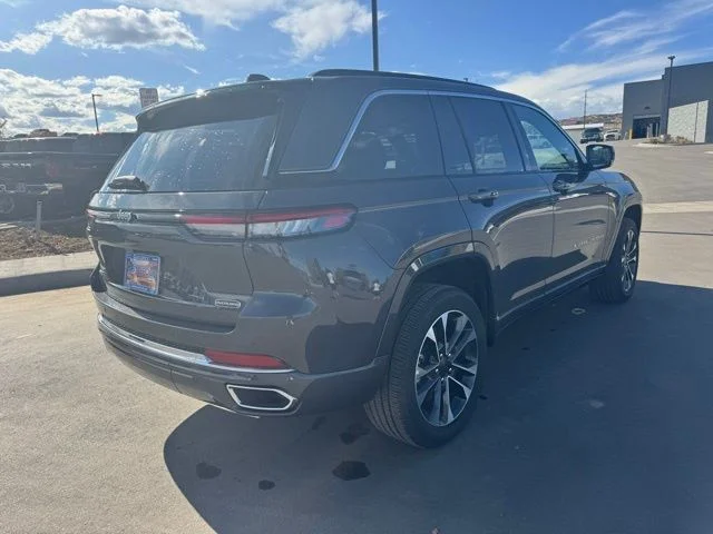 Used 2025 Gray Jeep Overland 4xe image 5