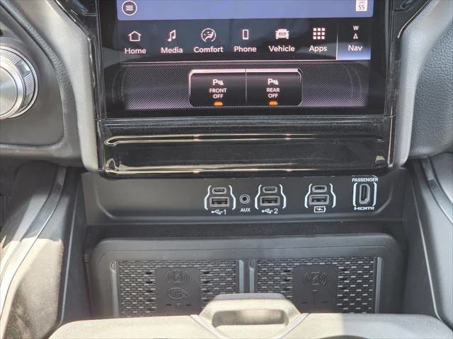 New 2026 Diamond Black Crystal Pearl-Coat Exterior Paint RAM LARAMIE image 11