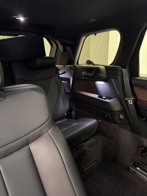New 2026 Fuji White Land Rover SE image 8