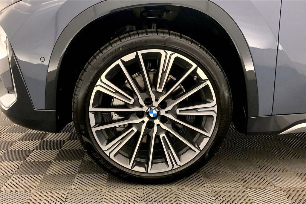 Used 2026 Storm Bay Metallic BMW xDrive28i image 9