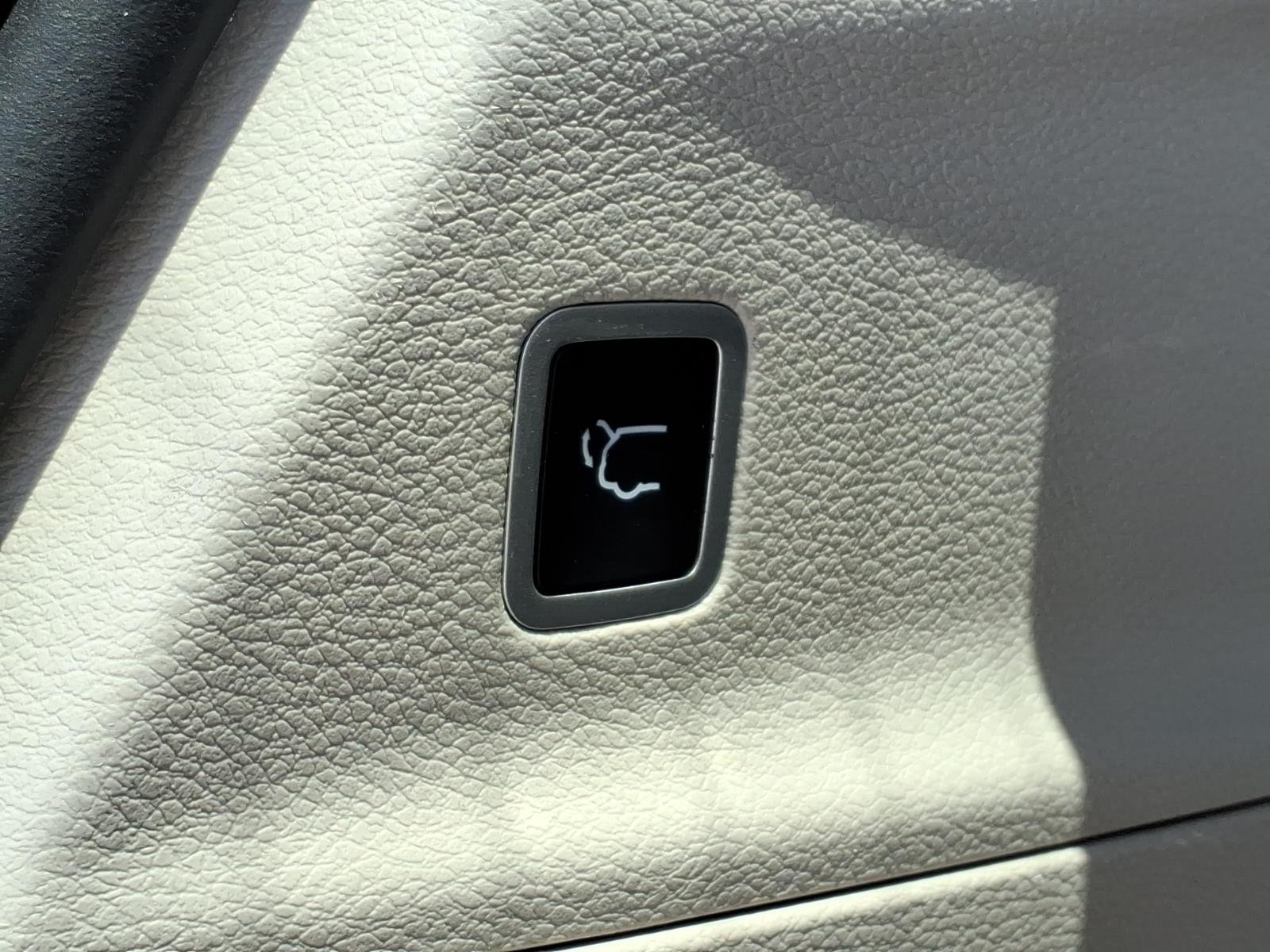 Certified Used 2023 Velvet Chrysler Touring L image 22