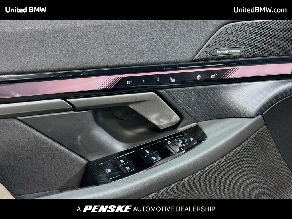 New 2027 Black Sapphire Metallic BMW 530i xDrive image 10