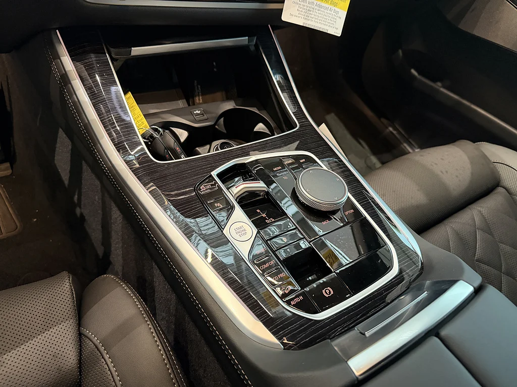 New 2026 Carbon Black Metallic BMW xDrive40i image 10