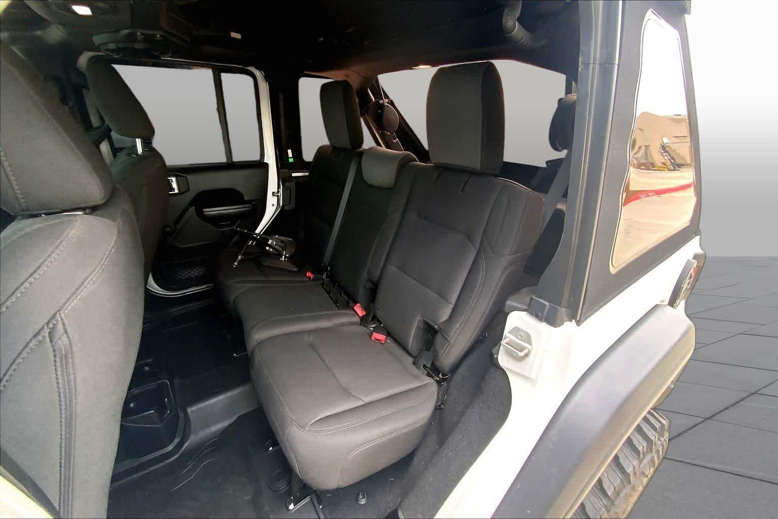 Used 2018 Bright White Clearcoat Jeep Sport image 21