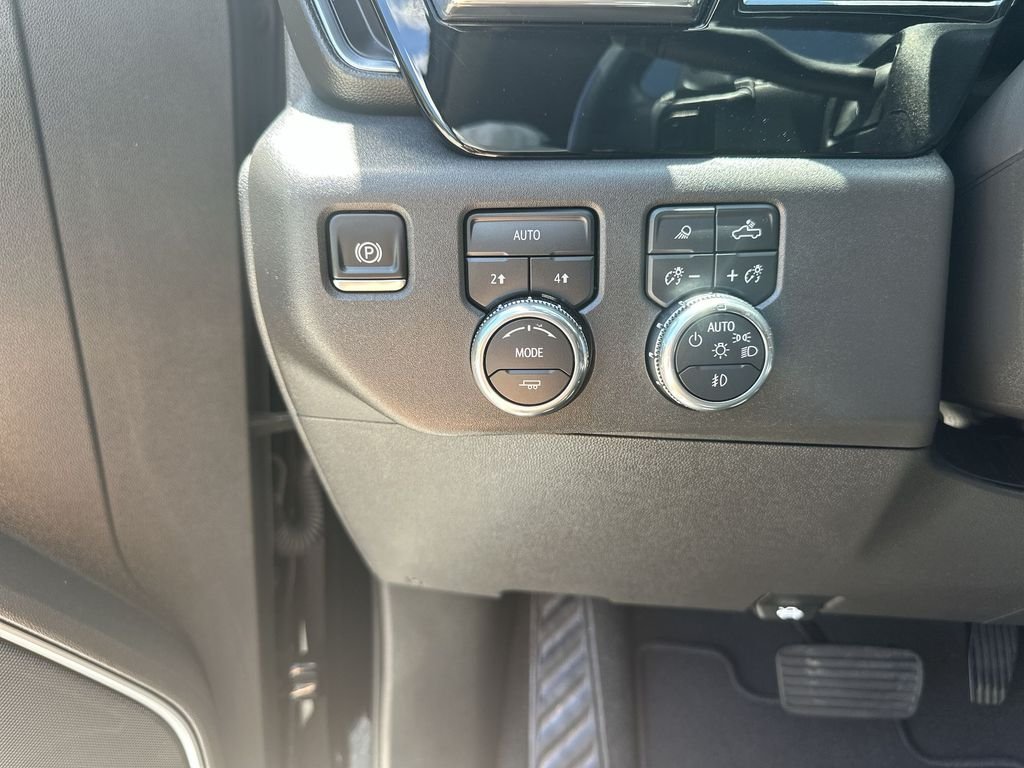 2025 GMC Sierra 1500 SLT - Photo 18