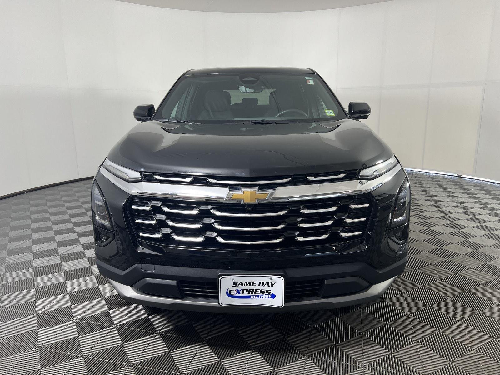 Used 2025 Mosaic Black Metallic Chevrolet FWD LT image 29