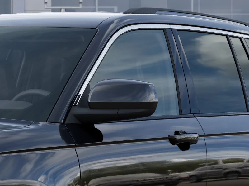 New 2026 Diamond Black Crystal Pearlcoat Jeep Laredo image 38