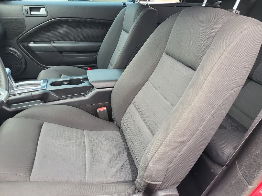 Used 2007 Red Ford V6 Deluxe image 16