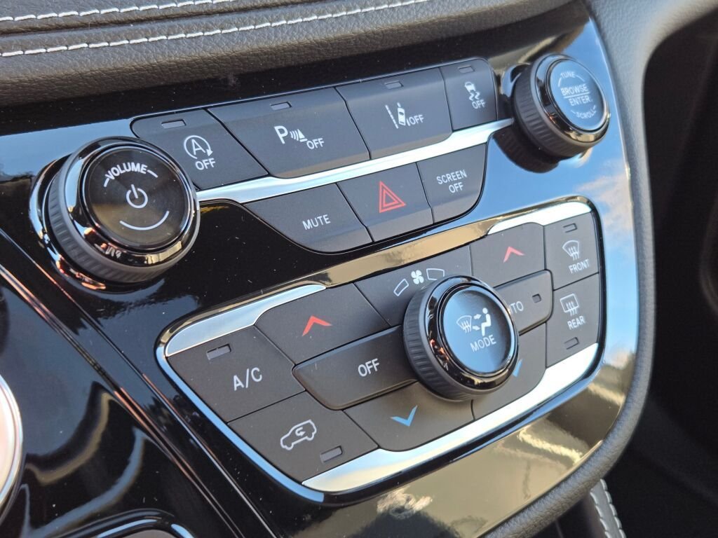 2026 Chrysler Pacifica Limited - Photo 27