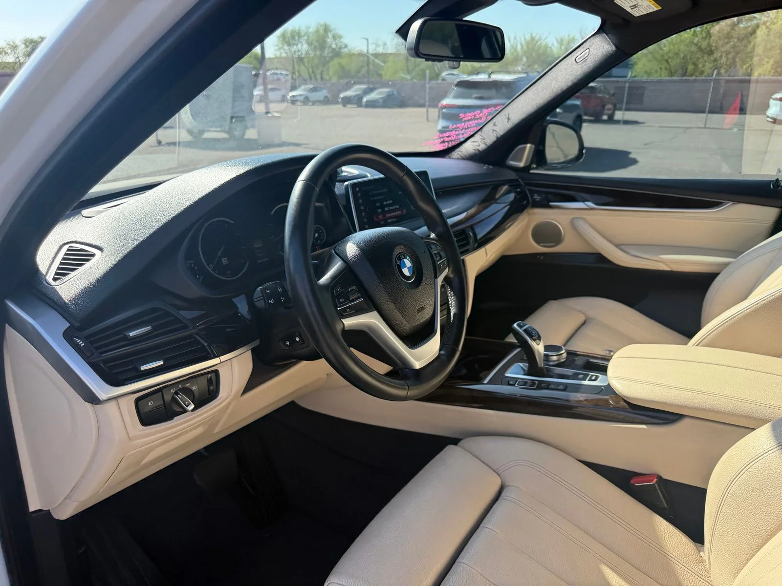 Used 2018 White Metallic BMW xDrive50i image 13