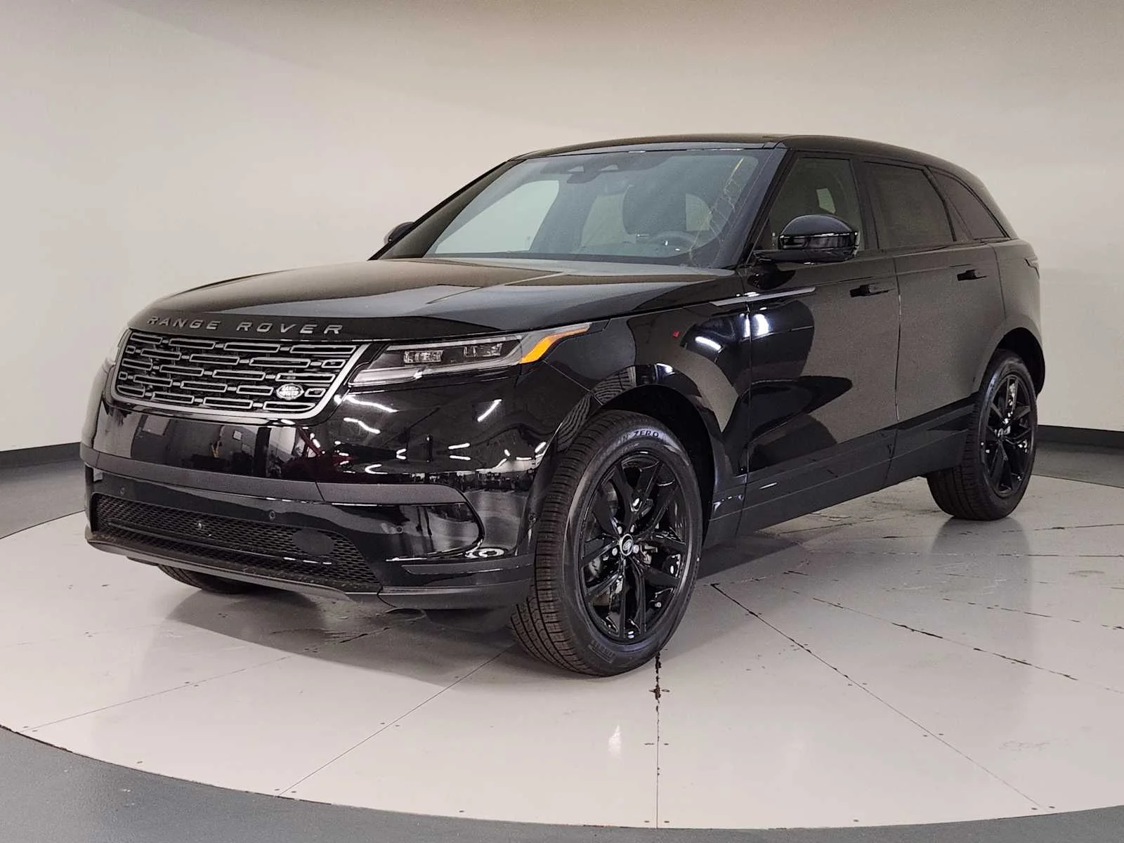 New 2026 Santorini Black Metallic Land Rover S image 2