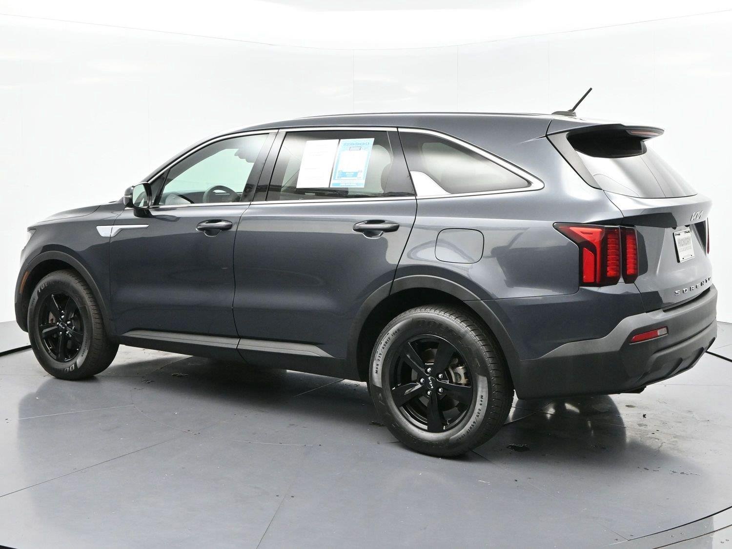Used 2022 Gravity Gray Kia LX image 5