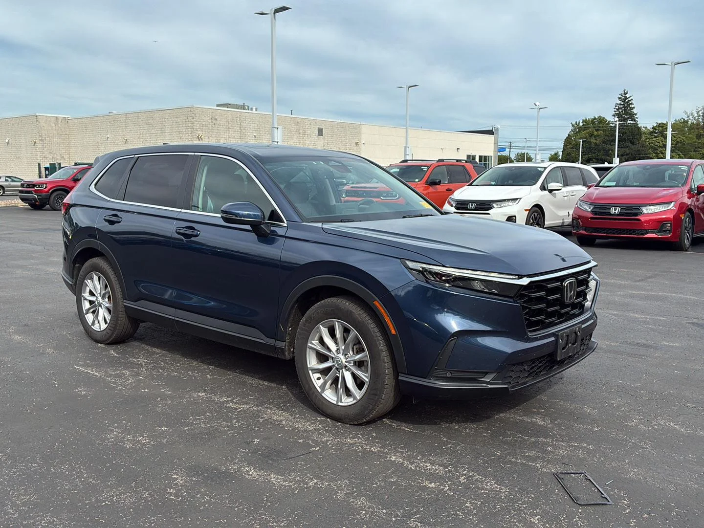 Used 2024 Canyon River Blue Metallic Honda EX-L image 22