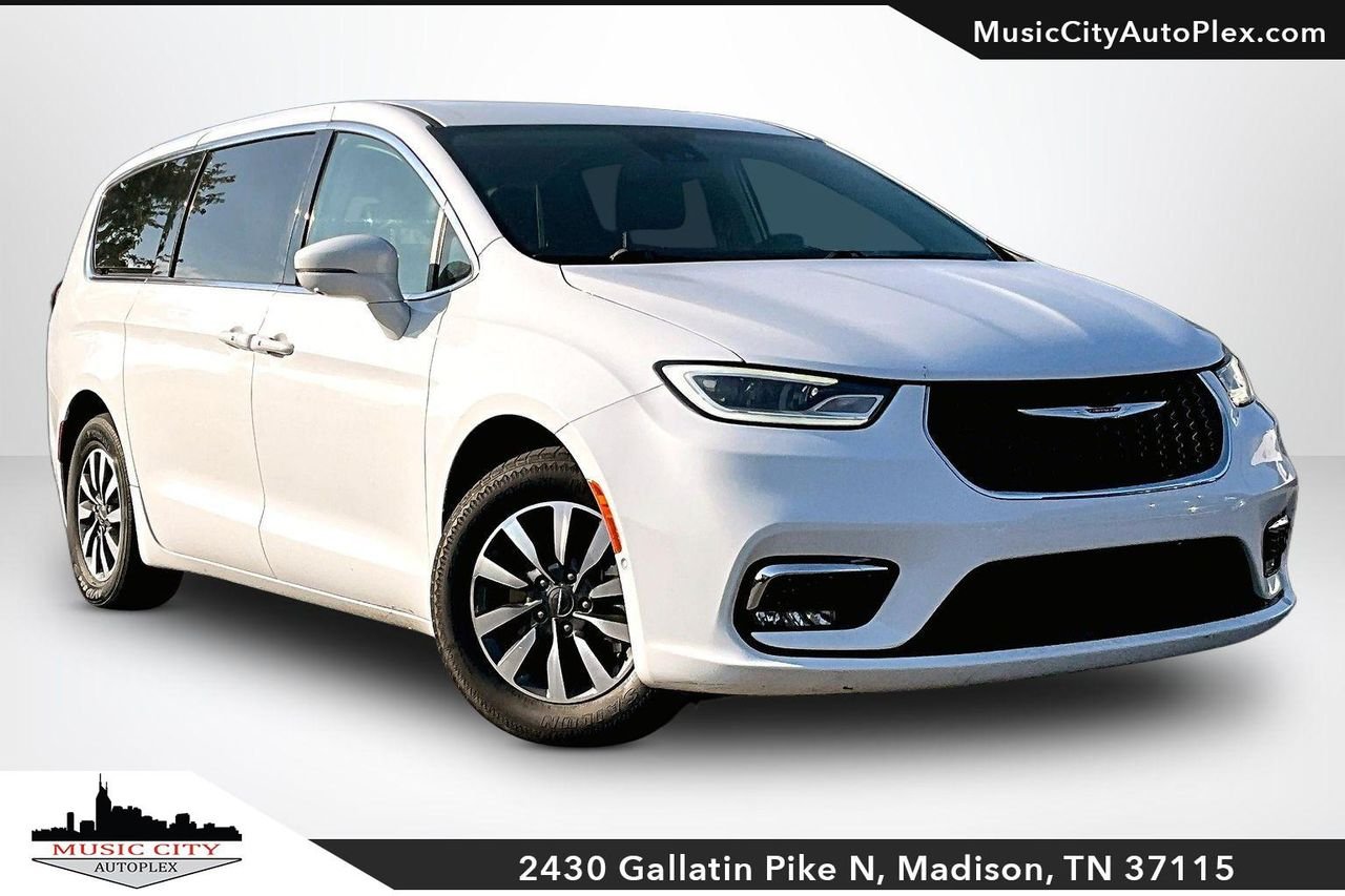 2022 Chrysler Pacifica Hybrid Touring L Hybrid's photo