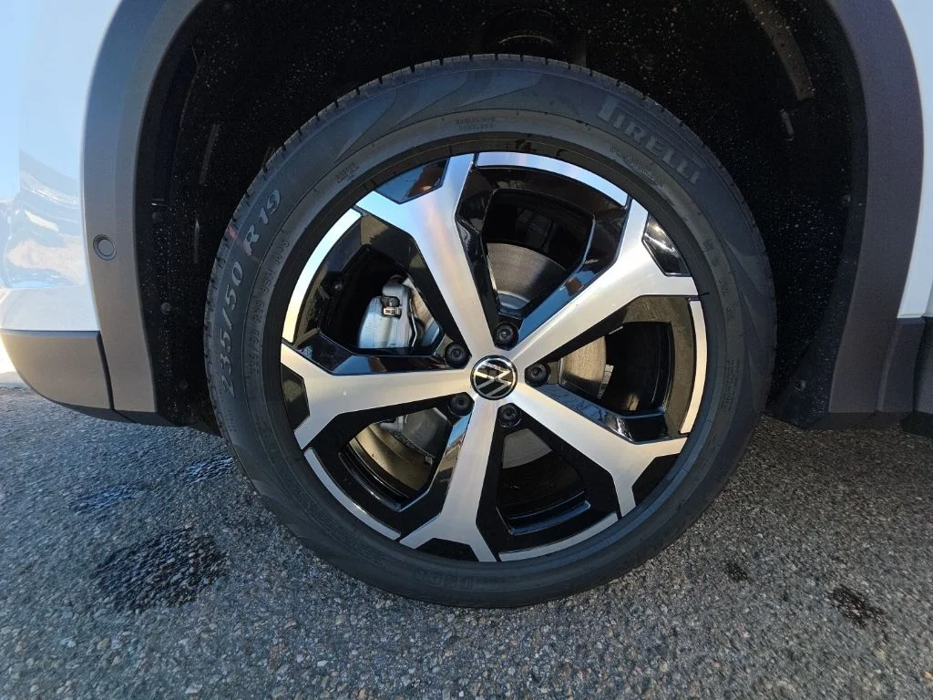 New 2026 White/off-white Volkswagen 2.0T SE image 25