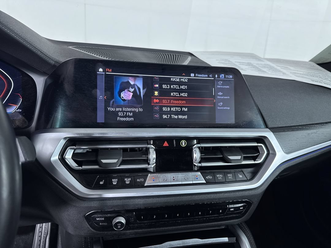 Used 2022 Arctic Race Blue Metallic BMW M440i xDrive image 17