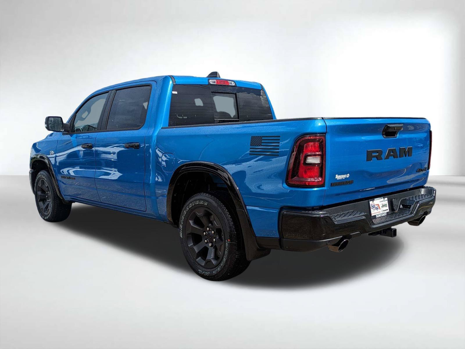 New 2026 Hydro Blue Pearl-Coat Exterior Paint RAM Big Horn/Lone Star image 6
