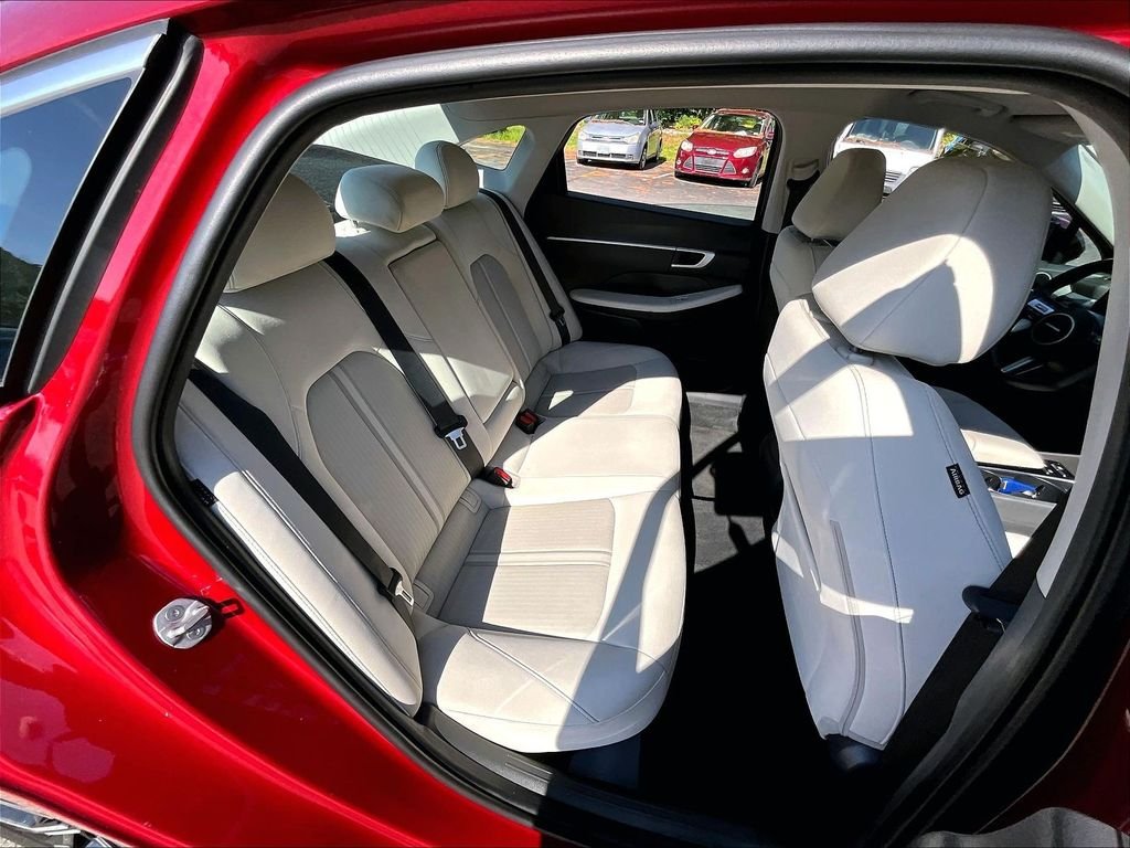 Used 2024 Ultimate red Hyundai SEL image 16