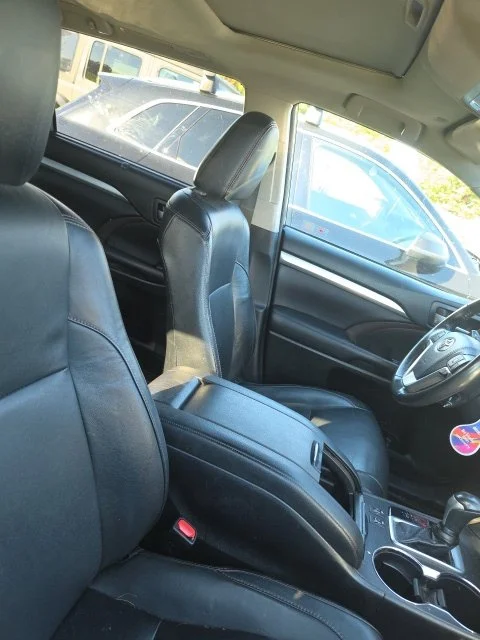 Used 2018 Red Toyota XLE image 4