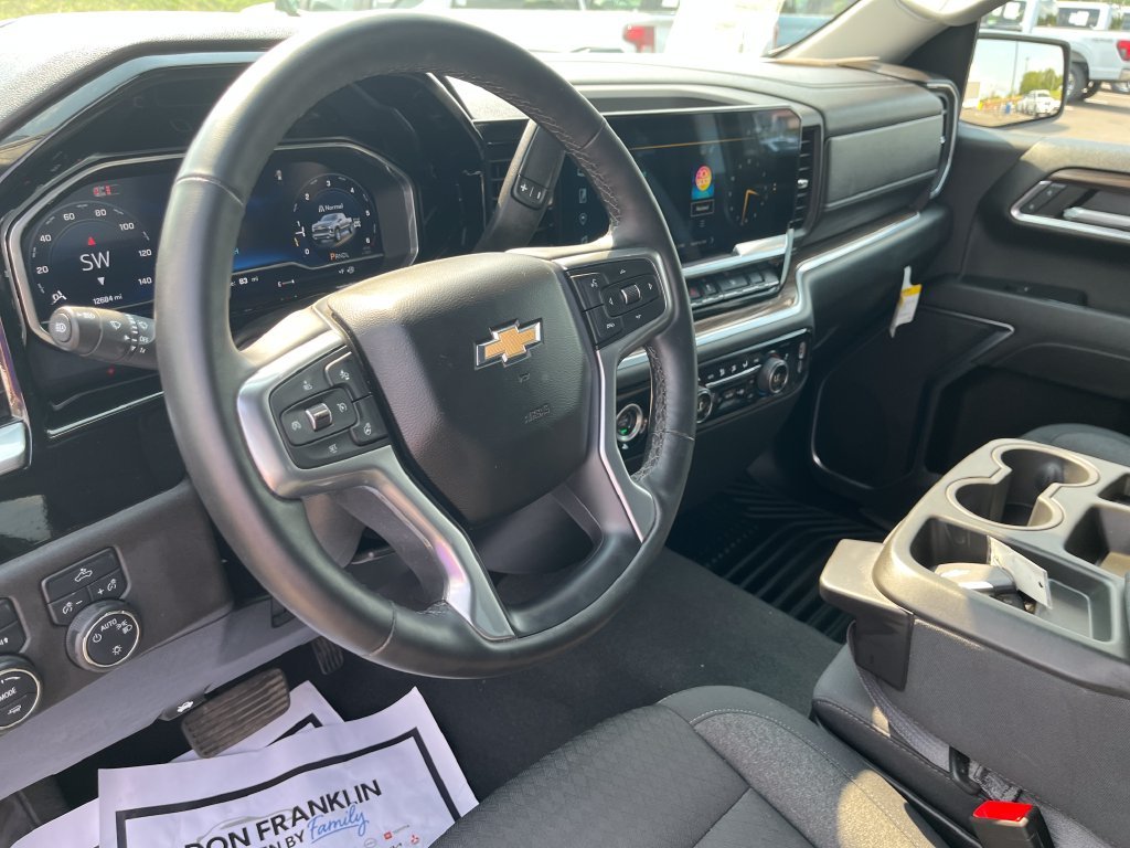 Used 2024 Gray Chevrolet LT image 17