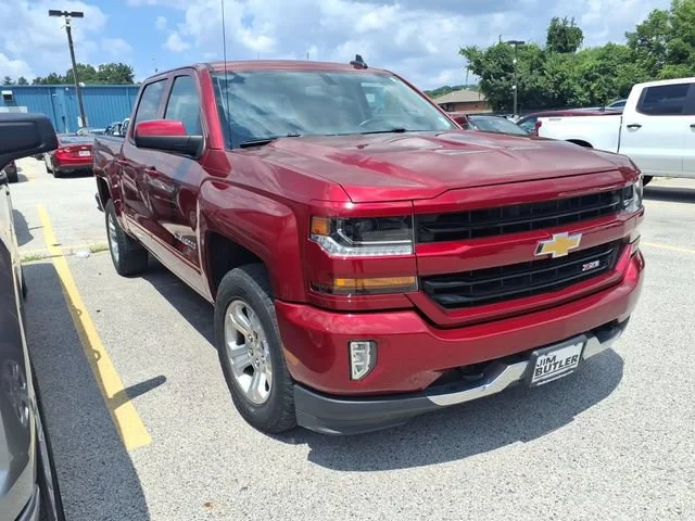 Used 2018 CAJUN RED TINTCOAT Chevrolet LT image 4