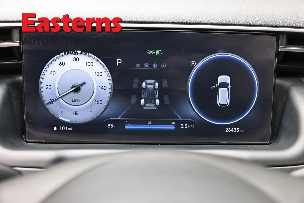Used 2023 Silver Hyundai SEL image 18