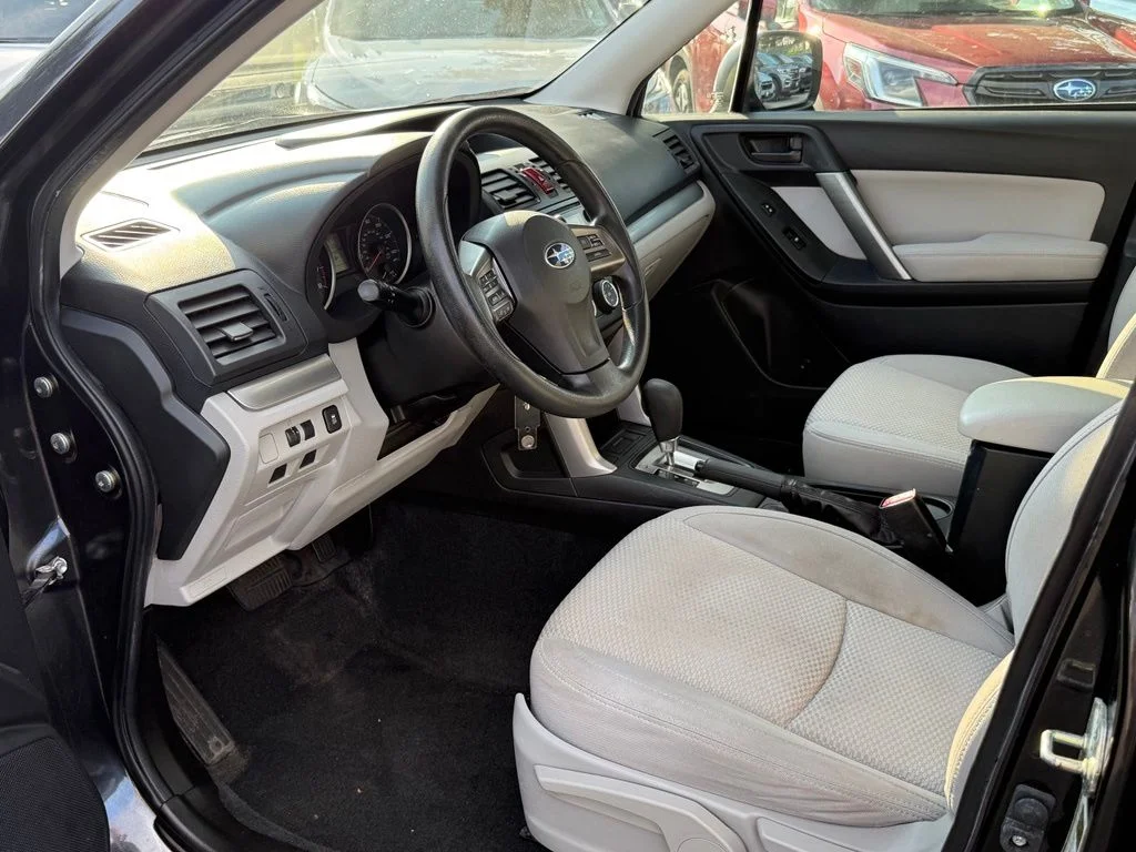Used 2014 Dark Gray Metallic Subaru 2.5i image 17