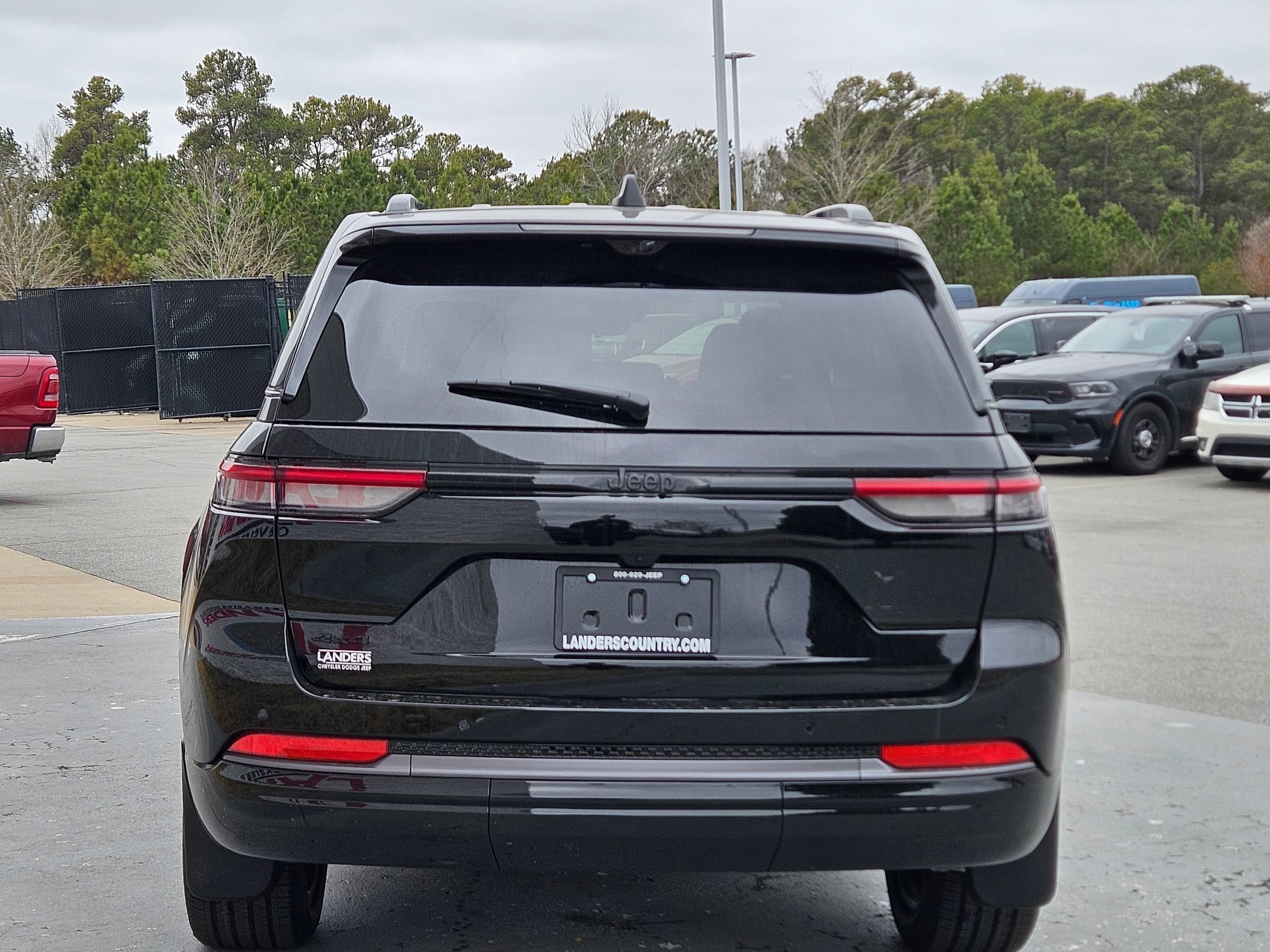 New 2026 Diamond Black Crystal Pearlcoat Jeep Limited Reserve image 6