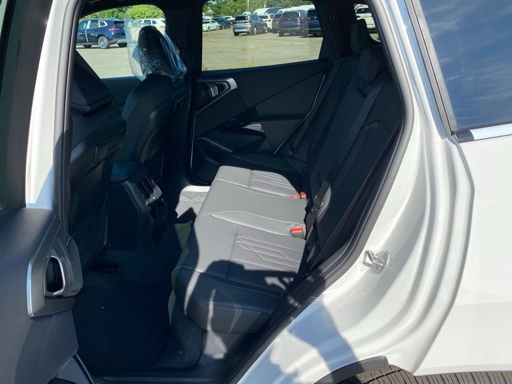 New 2026 Alpine White BMW M50 xDrive image 9
