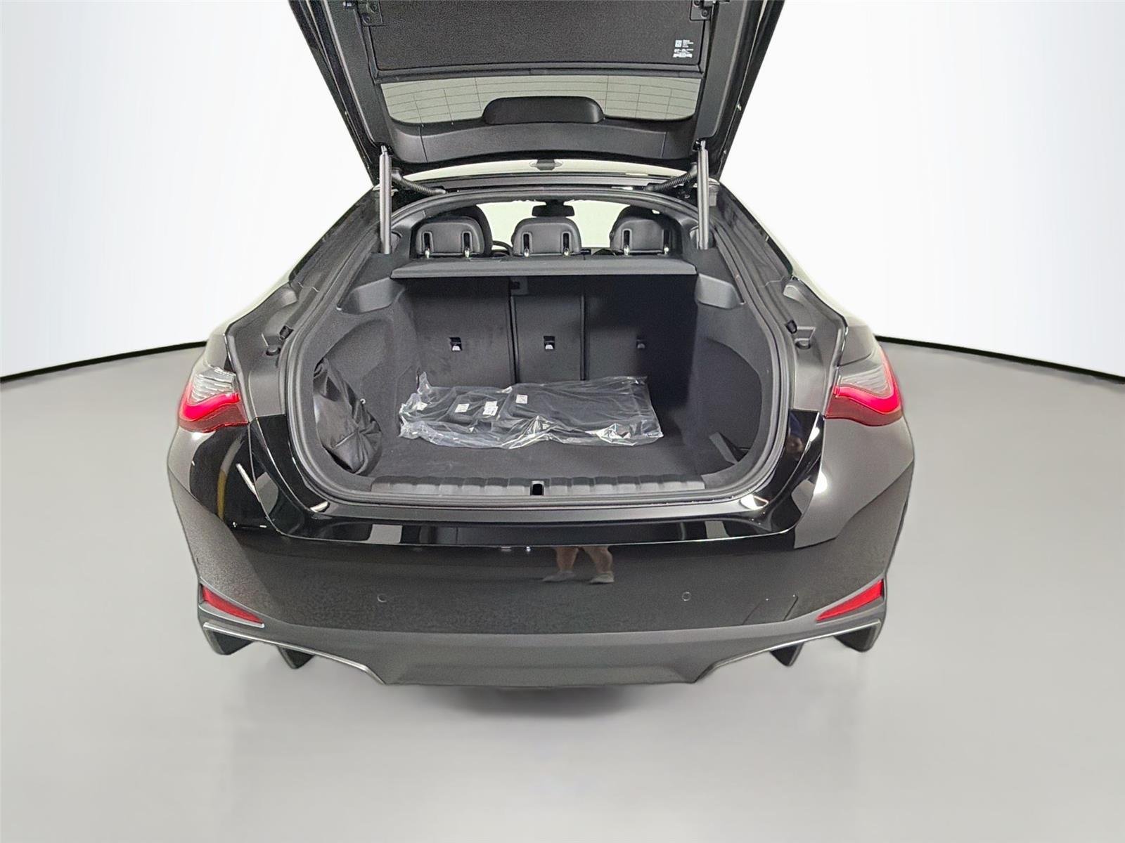 New 2026 Jet Black BMW xDrive40 image 52