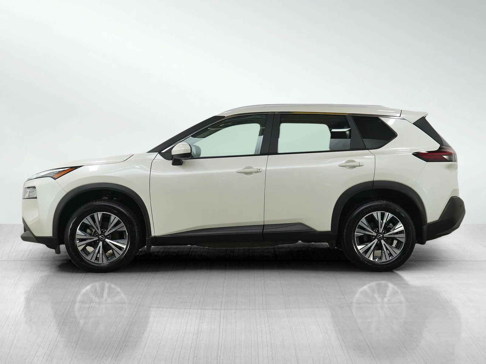 Used 2023 Nissan Rogue SV with VIN 5N1BT3BB5PC805383 for sale in Burnsville, Minnesota