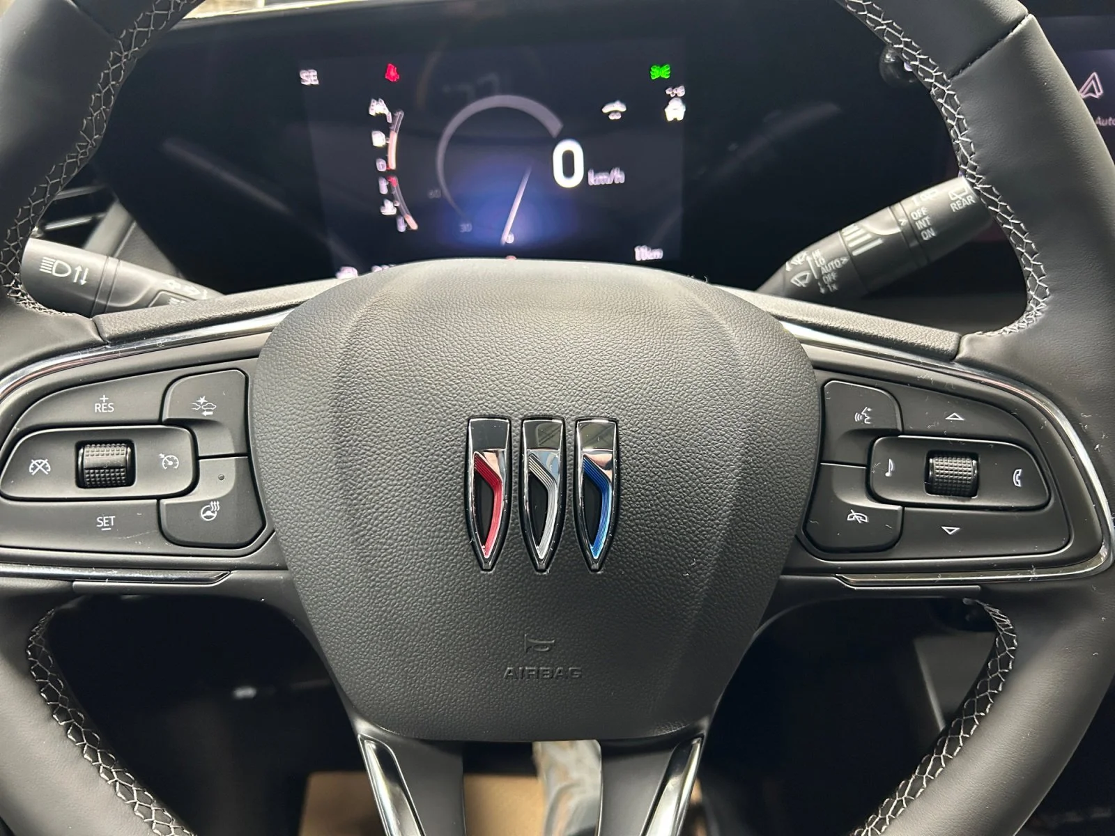New 2026 White Frost Tricoat Buick Avenir AWD image 22