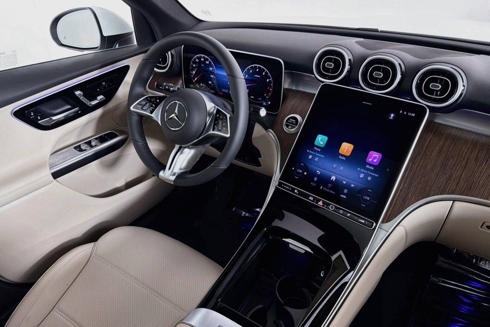 New 2026 Polar White Mercedes-Benz GLC 300 SUV image 15