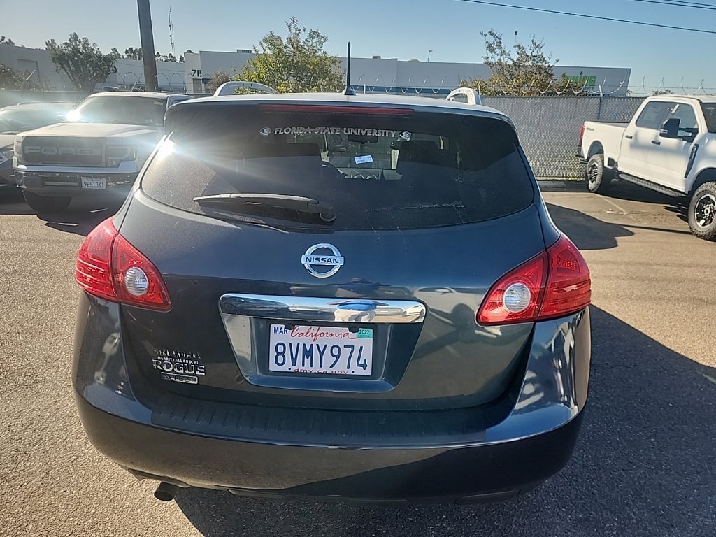 Used 2015 Graphite Blue Nissan S image 11