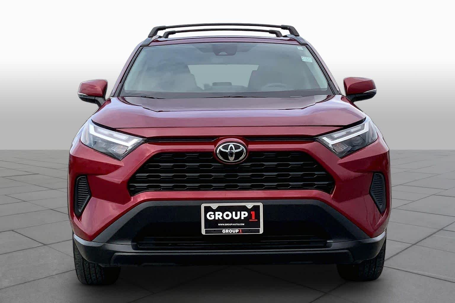 Used 2023 Ruby Flare Pearl Toyota XLE image 4