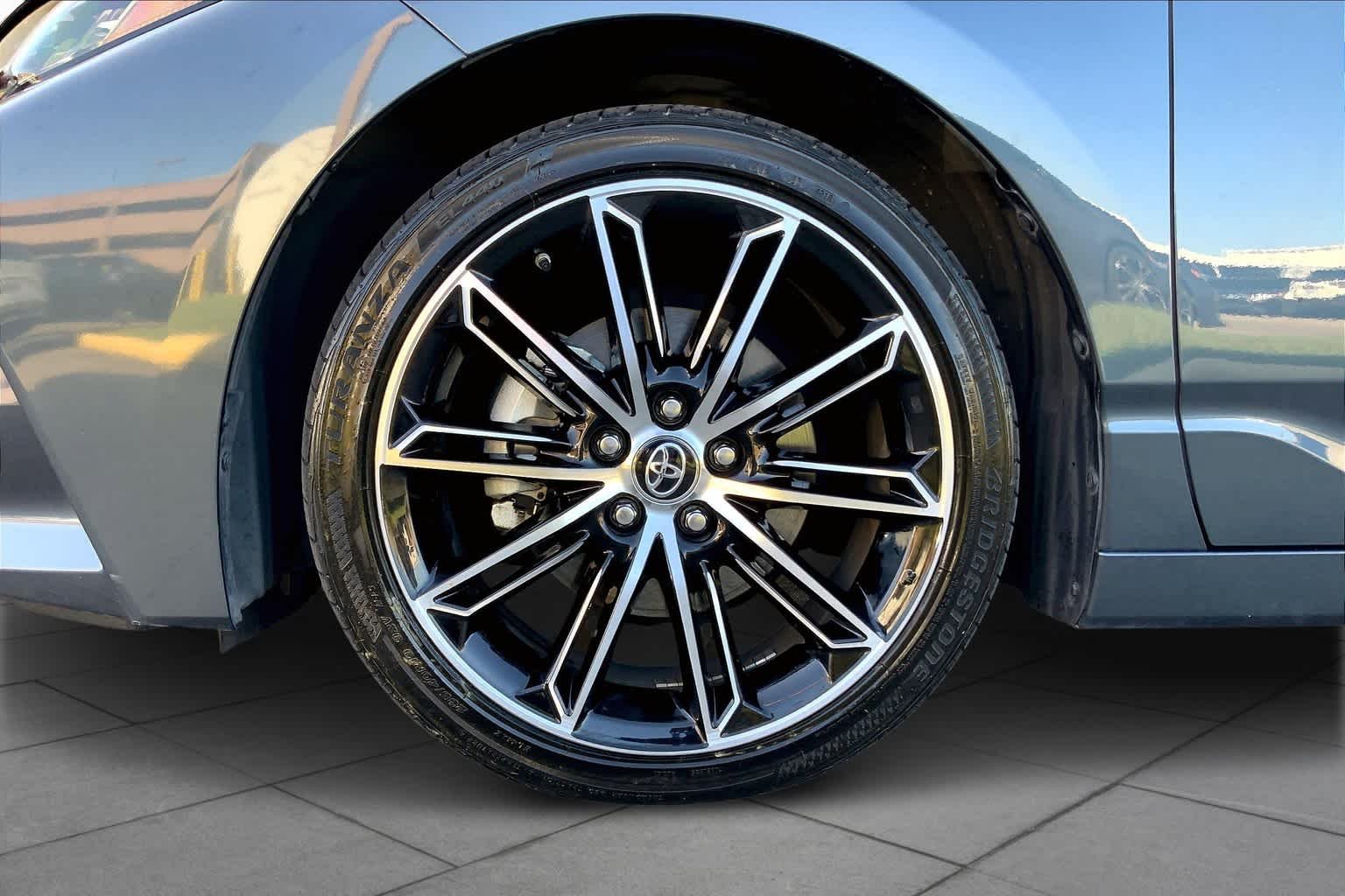 Used 2019  Toyota XSE image 10