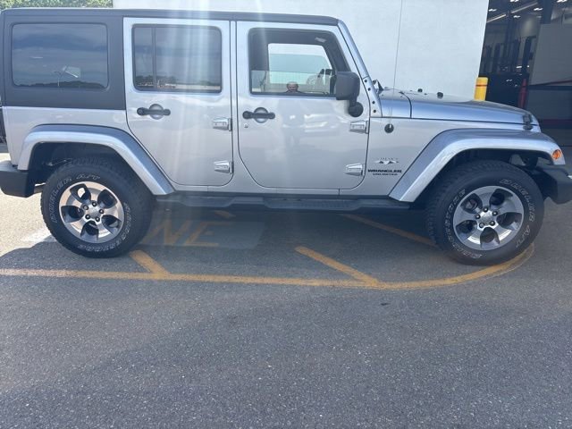 Certified Used 2017 Billet Silver Metallic Clearcoat Jeep Sahara image 4