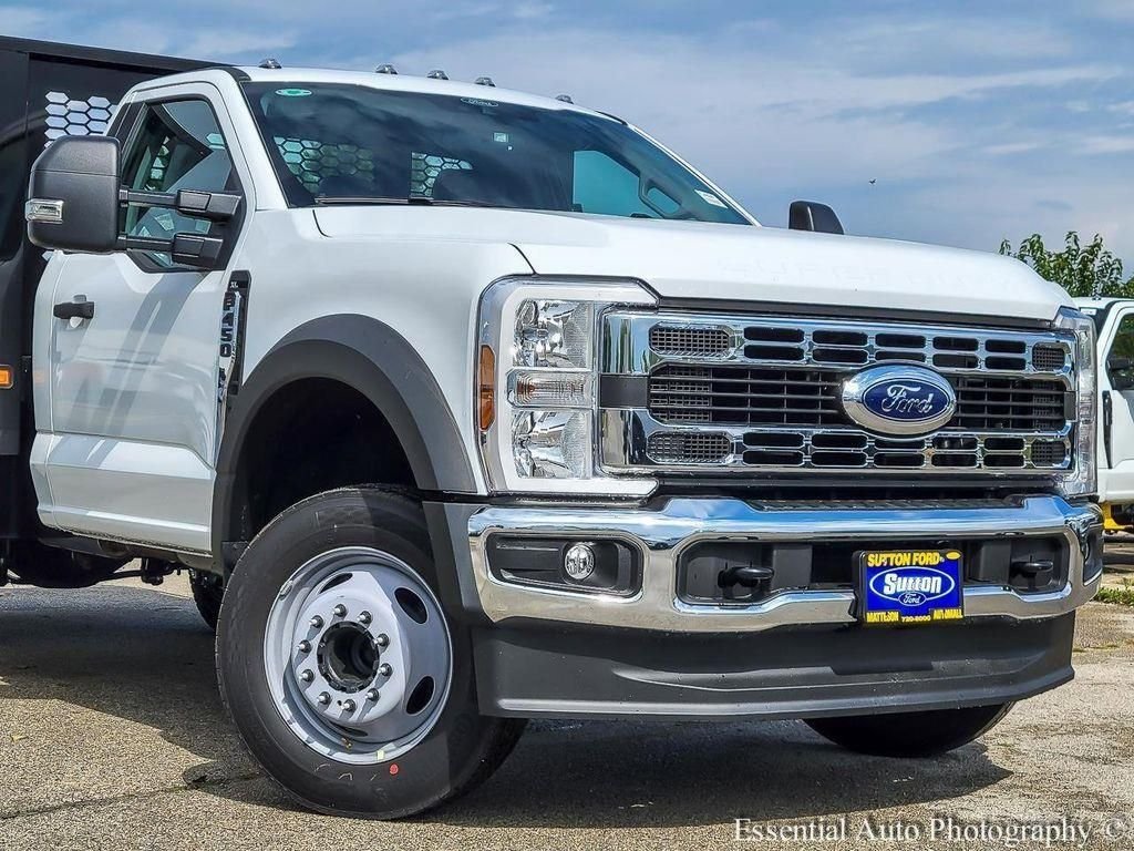 New 2025 Oxford White Ford F-450® XL image 2