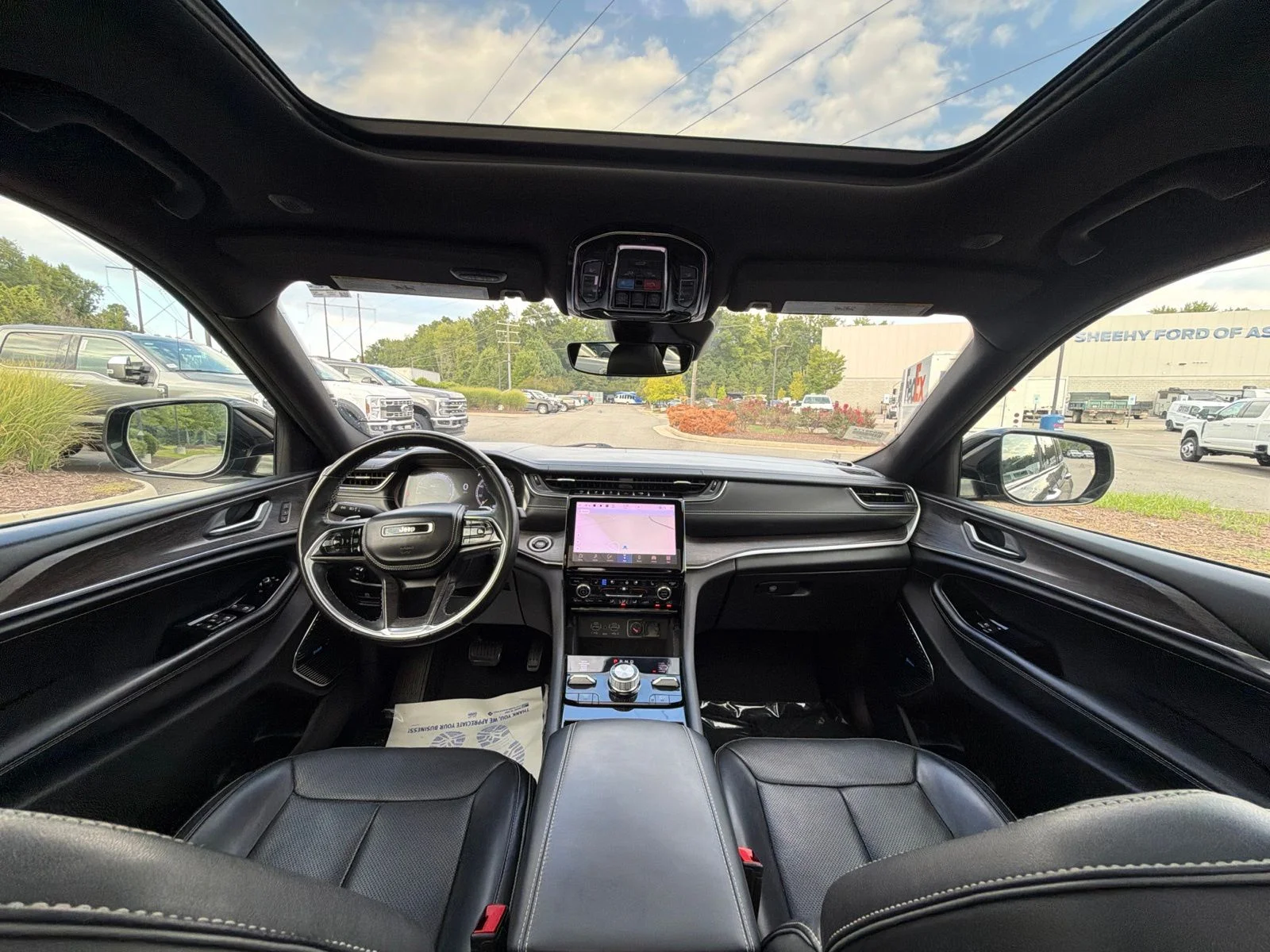 Used 2022 Metallic Jeep Overland image 30