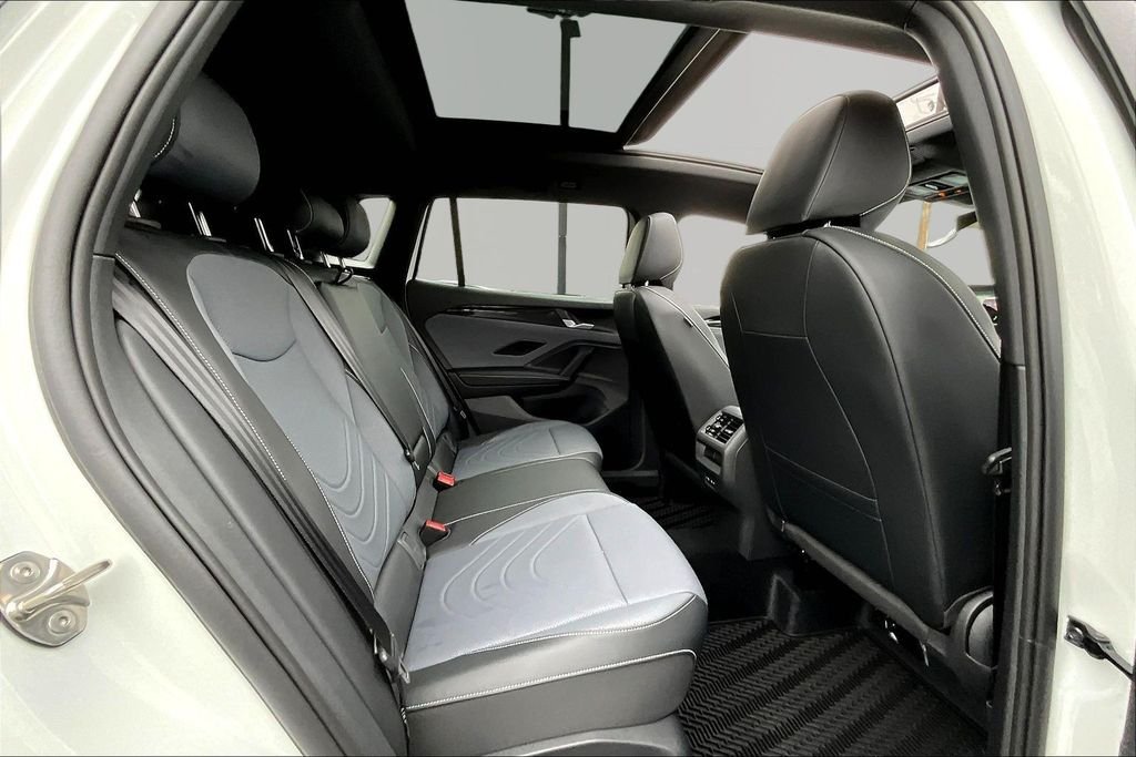 New 2026 White Volkswagen 2.0T SE R-Line Black image 25