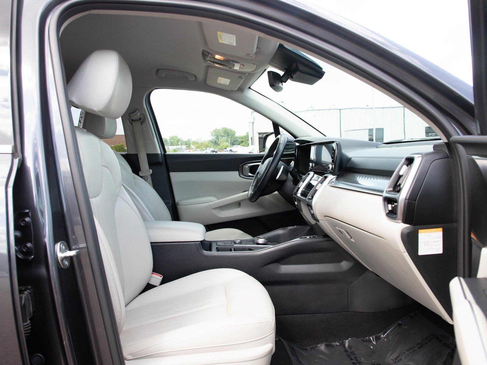 Used 2023 Platinum Graphite Kia EX image 11