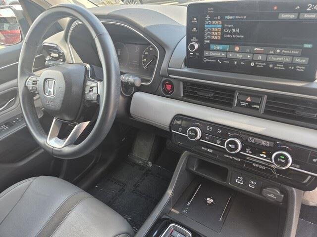 Used 2025 Platinum White Pearl Honda Touring image 32