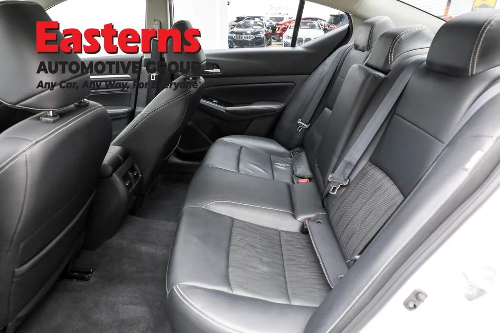 Used 2022 White Nissan 2.5 SL image 21