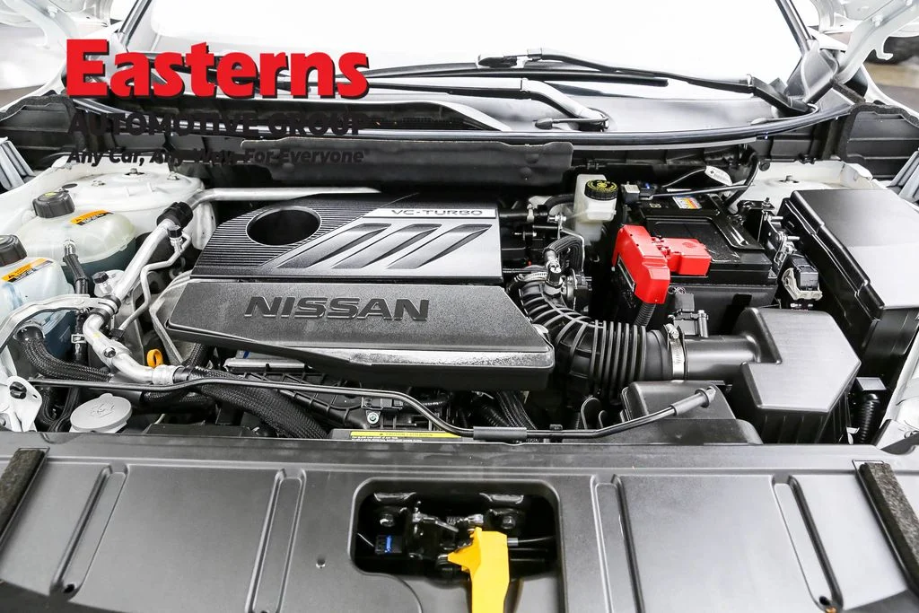Used 2023 White Nissan SL image 7