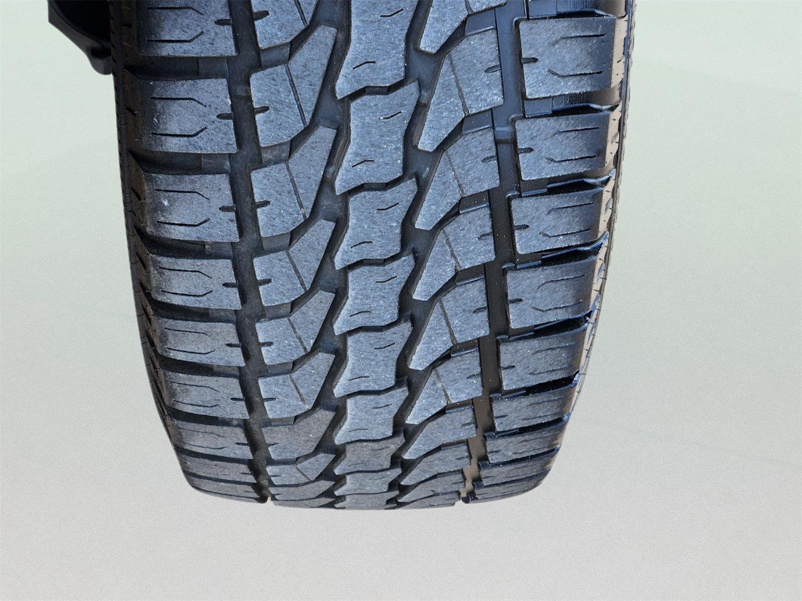 Used 2018 Ocean Blue Metallic Clearcoat Jeep Sport image 10