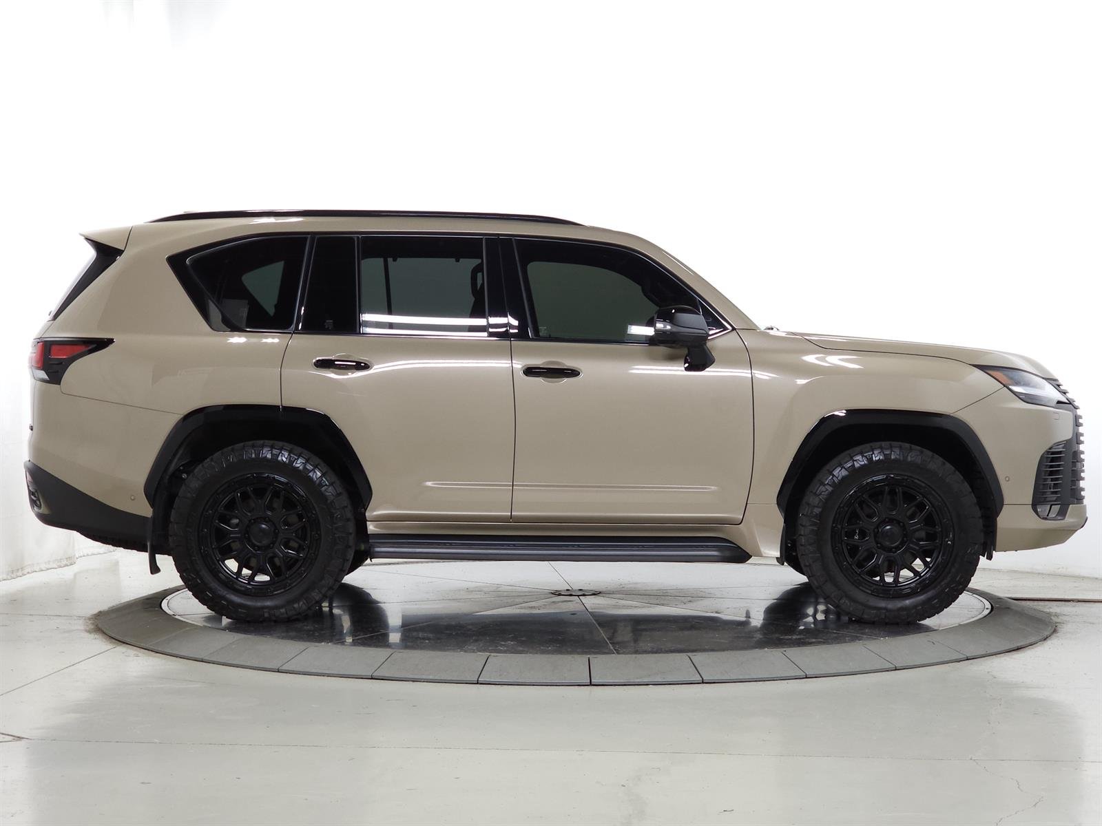 Certified Used 2025 Earth 4z1 Lexus Overtrail image 13
