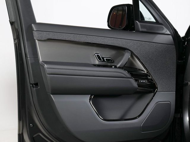 New 2026 Carpathian Grey Land Rover SE image 25