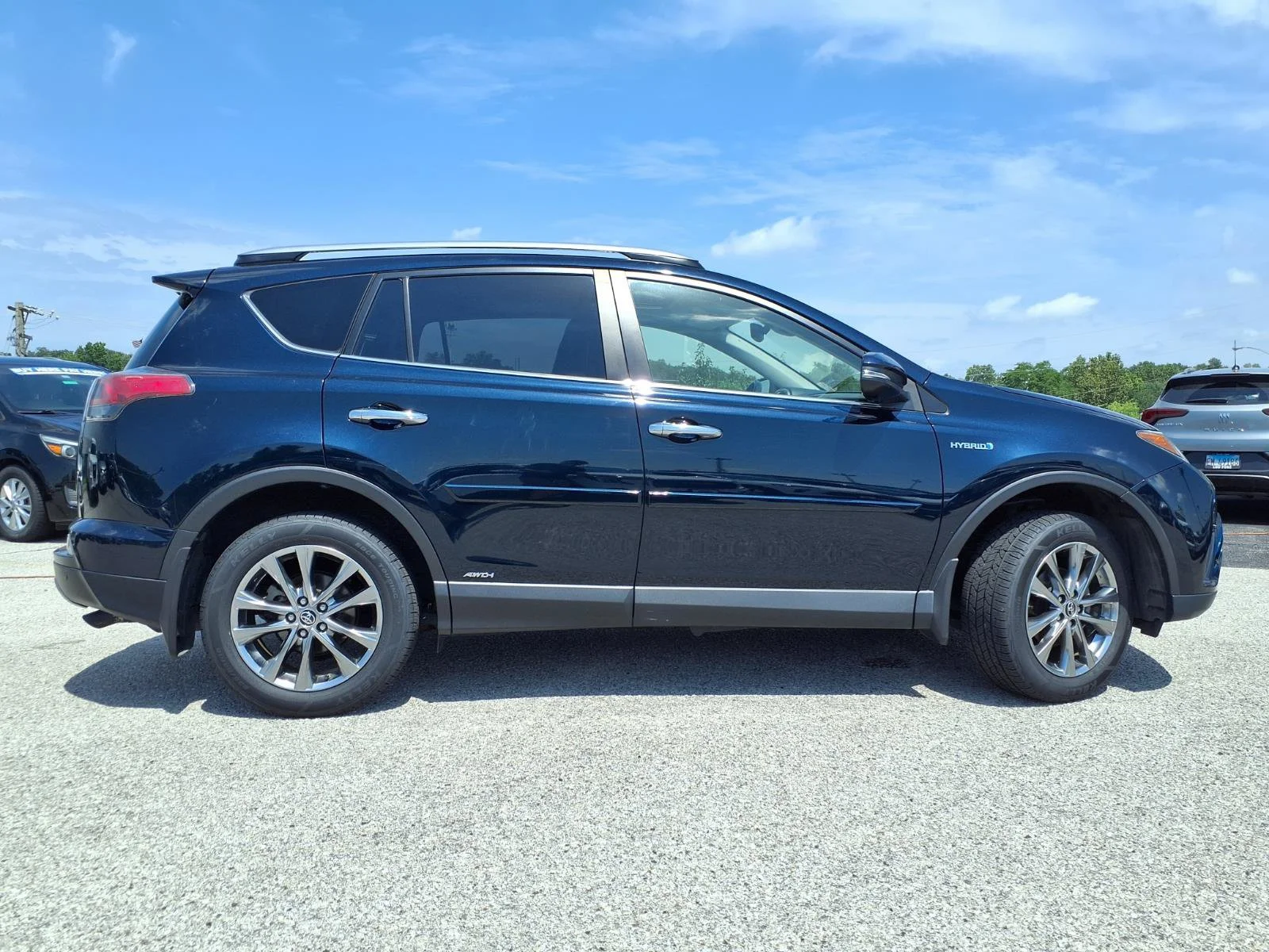 Used 2018 Aqua Toyota Hybrid Limited image 35